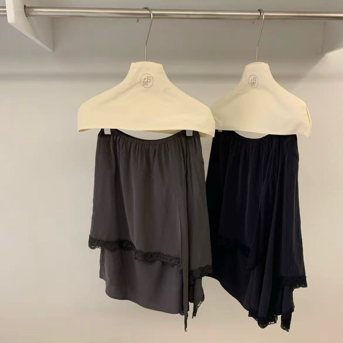 Flowy Lace-Trim Asymmetrical Skirt