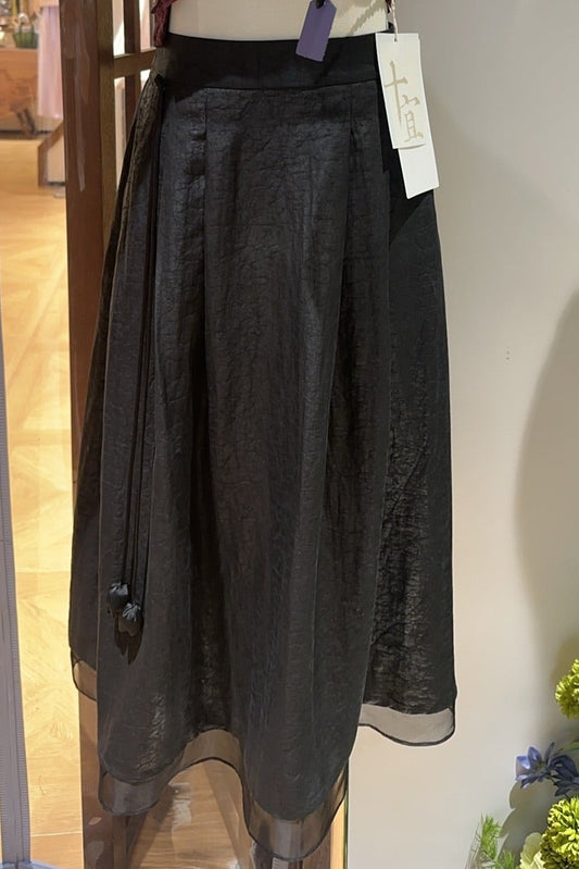 Black Crackle-Pattern Xiangyun Silk Skirt